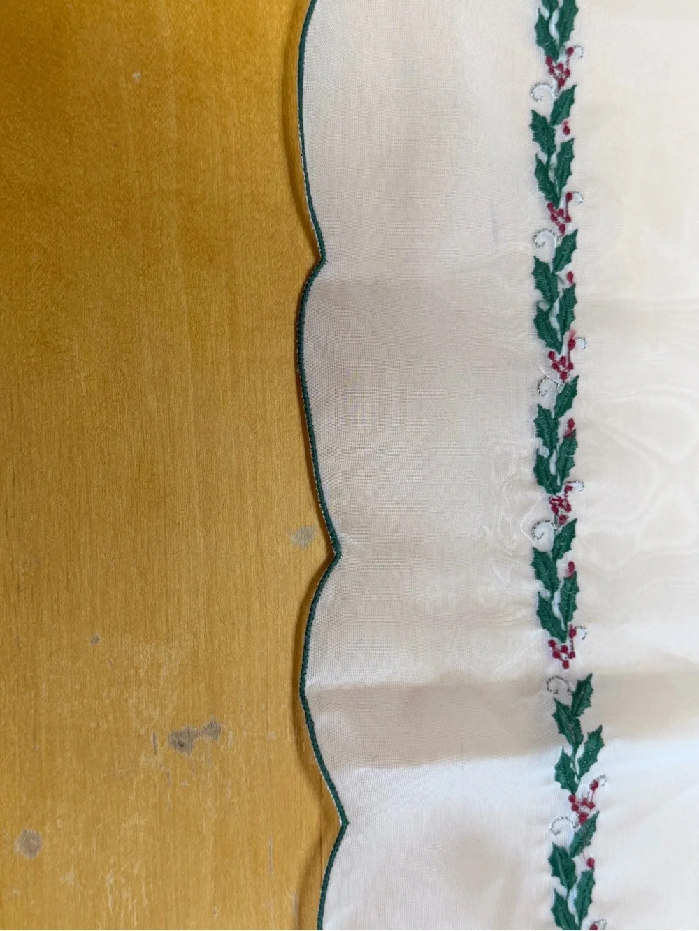 Vintage Sheer Christmas Table Runner/dresser Scarf 55inx16in